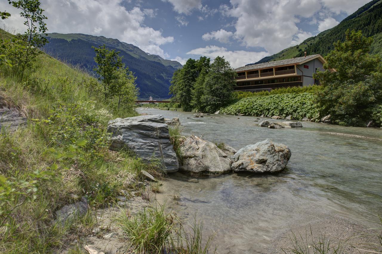 Hotel Rovanada Wellness & Bergnatur Vals Kültér fotó
